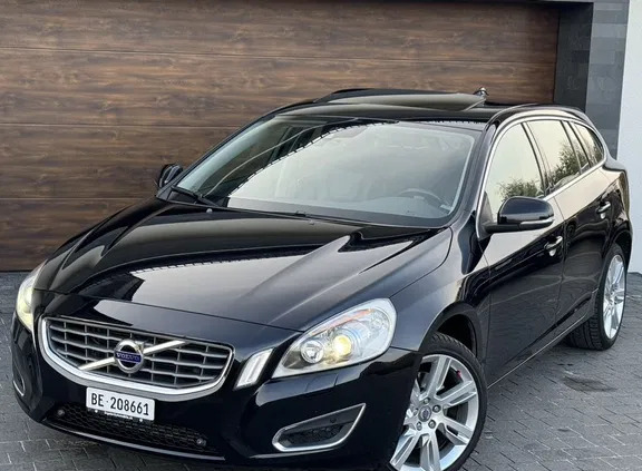 volvo v60 mazowieckie Volvo V60 cena 37900 przebieg: 248521, rok produkcji 2011 z Radom